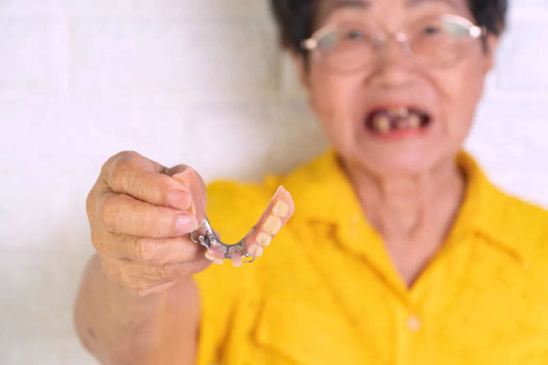 牙齒修復(fù)，不止這三種方法，你需要慎重選擇